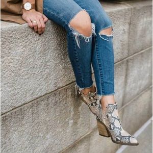 Vince Camuto booties size 7